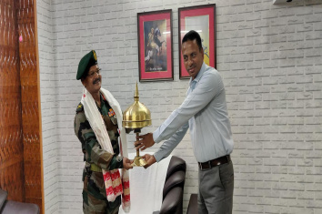 Major General Bhaskar Kalita meets Sri Nabadeep Pathak, DC,Bongaigaon on 1st July,2022 in his office chamber. The Deputy Commissioner welcomed him with Bouquet and Assamese Gamocha and Sharai. The Major General also greets the Deputy Commissioner with a memento.Sri Bhaskar Das, DDC was also present at that time with the Deputy Commissioner.